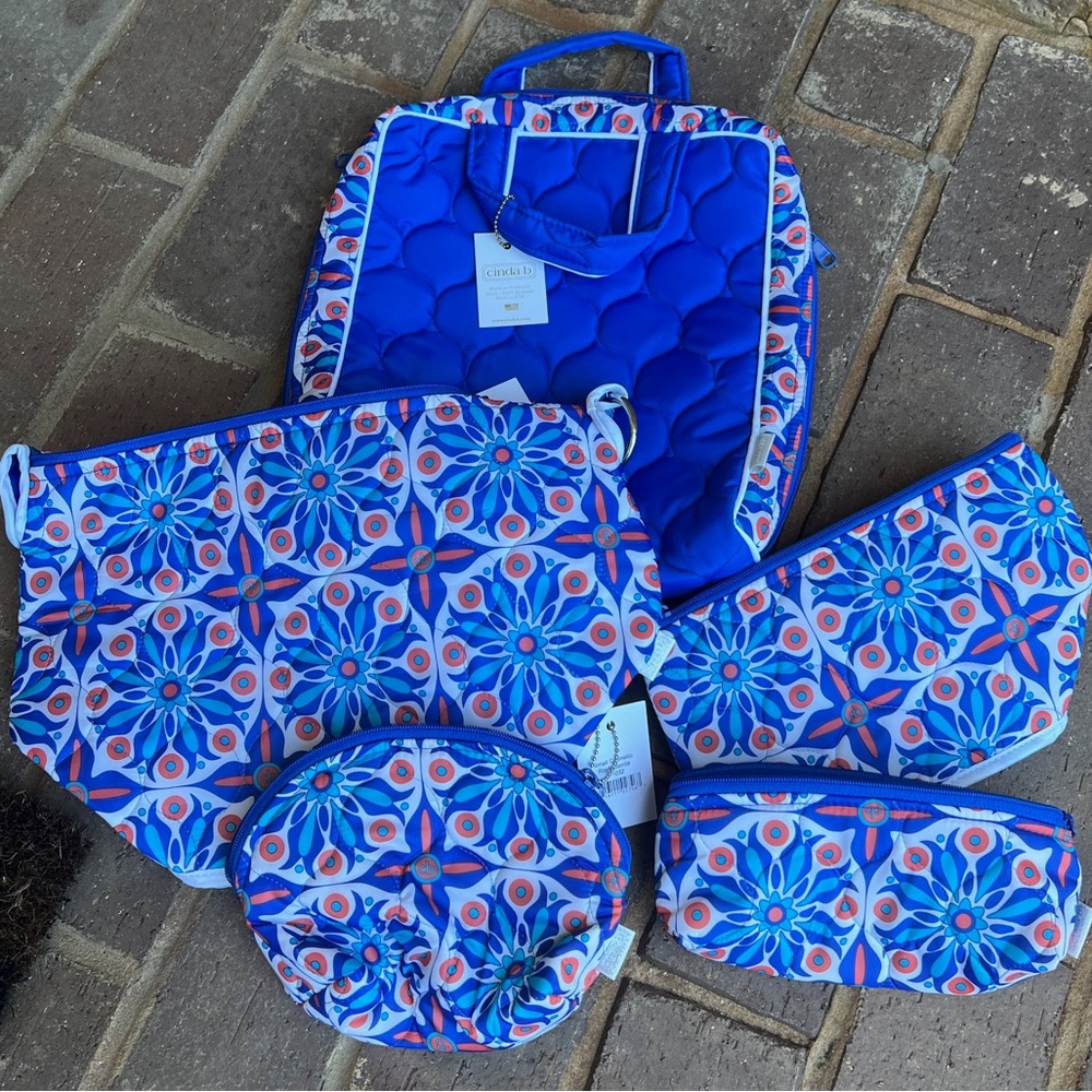 Cinda B Royal Bonita